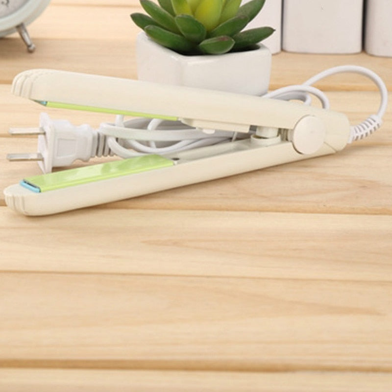 Brilli Curl 2.O Mini - Mini Prancha Alisadora Portátil - Bivolt (110v/220v)